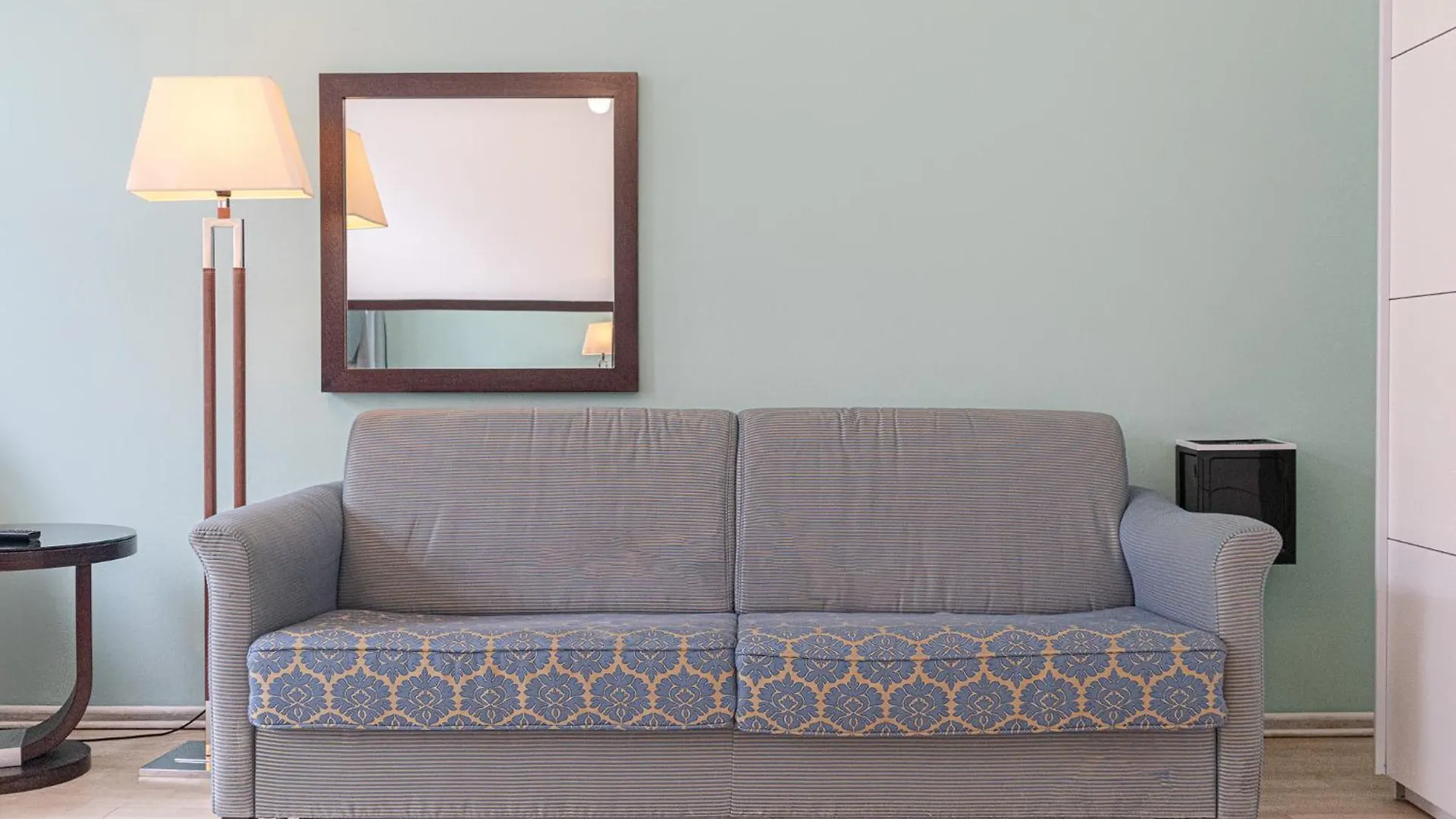 Apartament Inviting 2Br Shared Apt - Centrally Located Wiedeń