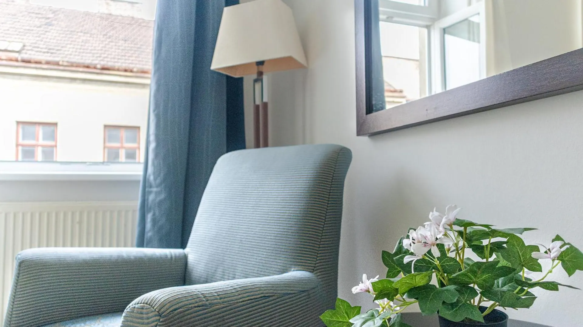 Apartament Inviting 2Br Shared Apt - Centrally Located Wiedeń