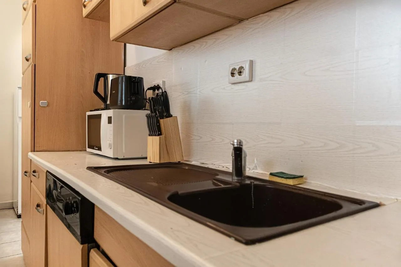 Apartment Inviting 2Br Shared Apt - Centrally Located Vienna